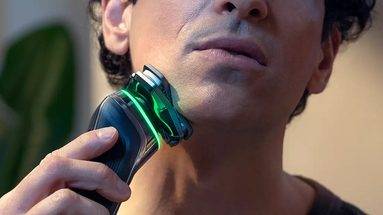 Philips Series 9000 Skin IQ electric shaver